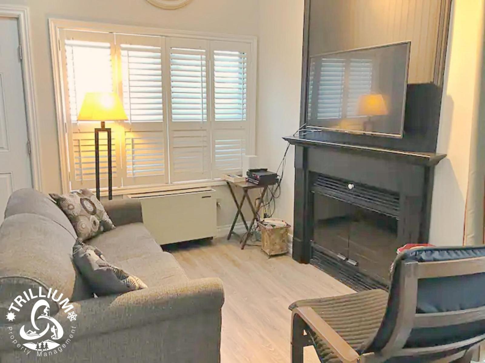 Blue Mountain, Collingwood - Loft Condo, Sleeps 4 Blue Mountains Exteriör bild