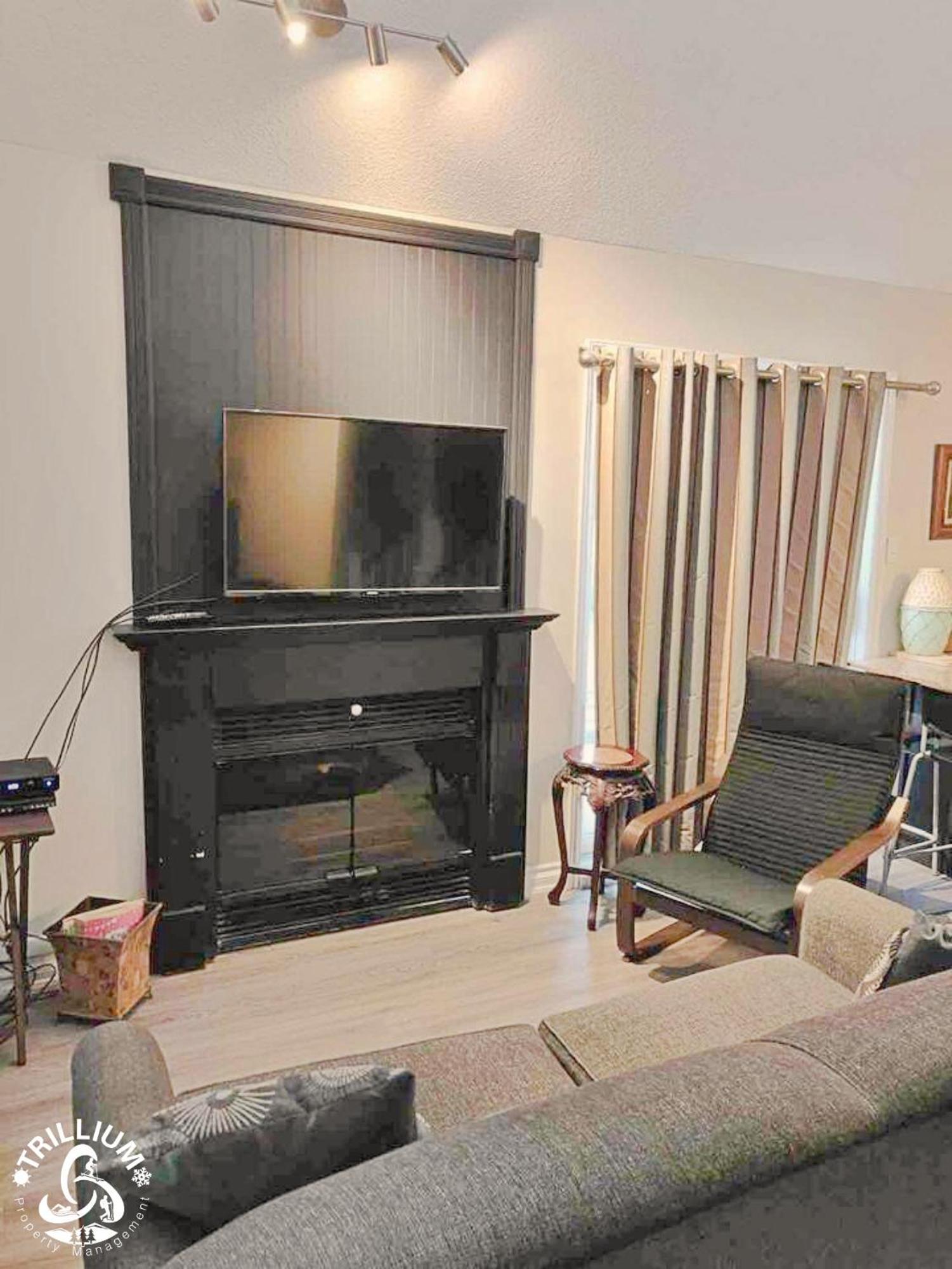 Blue Mountain, Collingwood - Loft Condo, Sleeps 4 Blue Mountains Exteriör bild